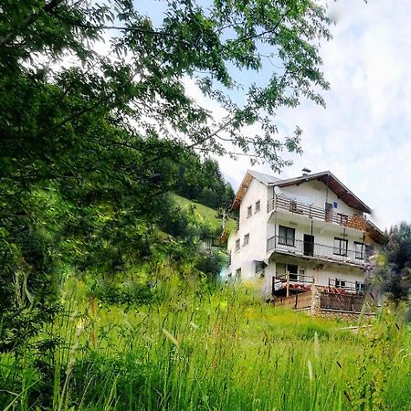 Kuma Lissa Guest House Kozhari Exterior foto
