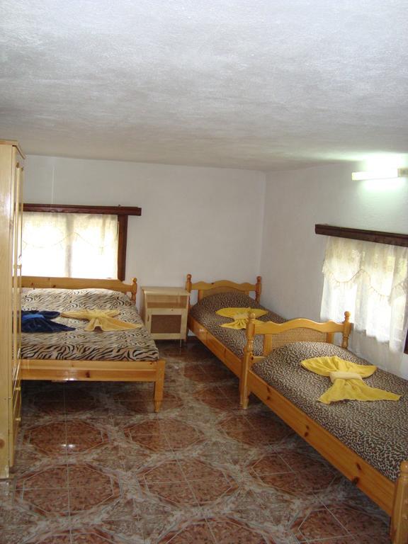 Kuma Lissa Guest House Kozhari Zimmer foto