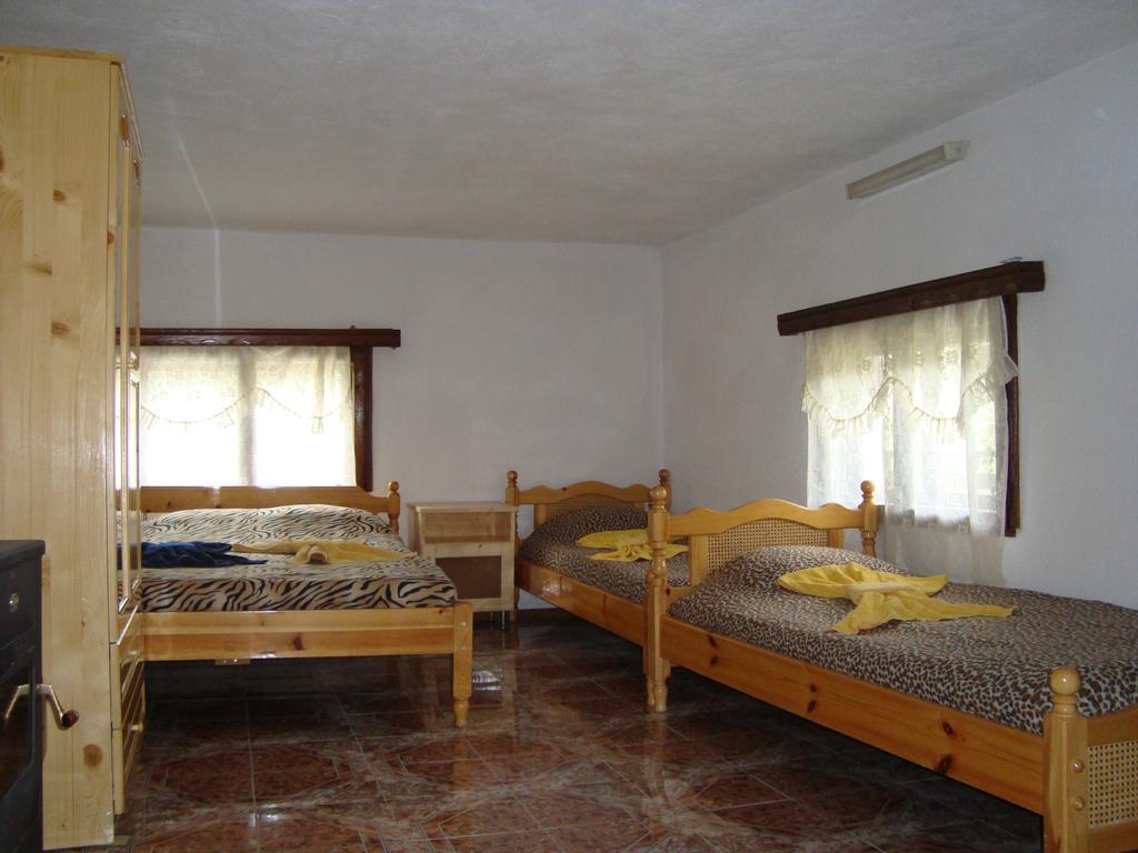 Kuma Lissa Guest House Kozhari Zimmer foto